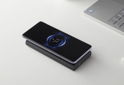 无线充电宝怎么使用 无线充电宝可以一边充电一边充手机吗充电宝可以一边充电一边充手机吗「无线充电宝怎么使用 无线充电宝可以一边充电一边充手机吗」