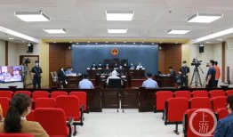 宝鸡兽父摔死2岁幼子案开庭：公诉机关指控其故意杀人，被告称当时醉酒失控自请死刑刷手机「宝鸡兽父摔死2岁幼子案开庭：公诉机关指控其故意杀人，被告称当时醉酒失控自请死刑」